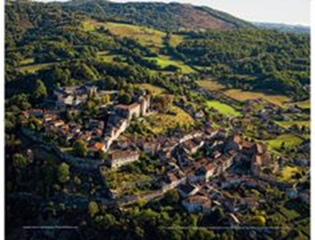découvrez le patrimoine roman exceptionnel de saint-lizier, une étape incontournable pour les amateurs d'histoire et d'architecture médiévale dans les pyrénées.