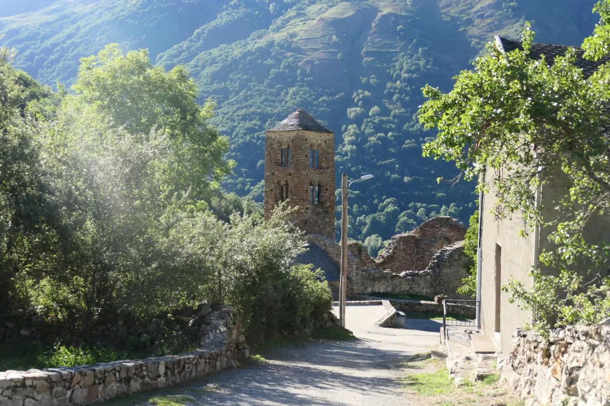 découvrez les bienfaits de la source d’eau chaude de mérens et comment y accéder facilement pour profiter de ses vertus relaxantes et thérapeutiques.